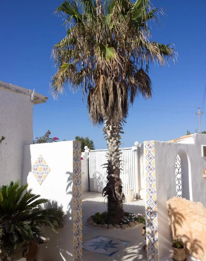 Hotel Macondo Λαμπεντούζα 3*,  Ιταλία